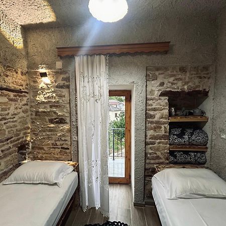 Guest House Lengo Gjirokastër Esterno foto