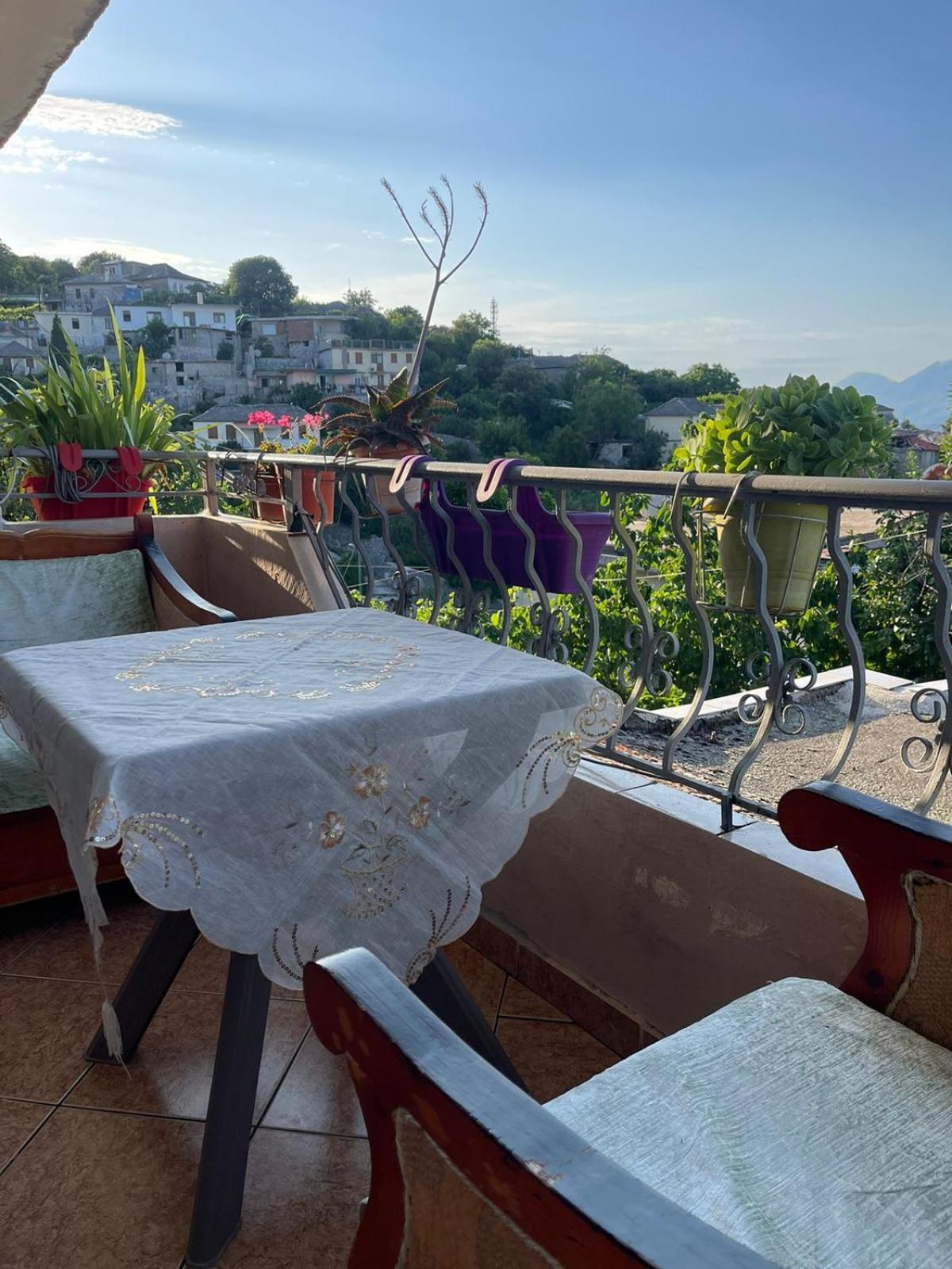 Guest House Lengo Gjirokastër Esterno foto