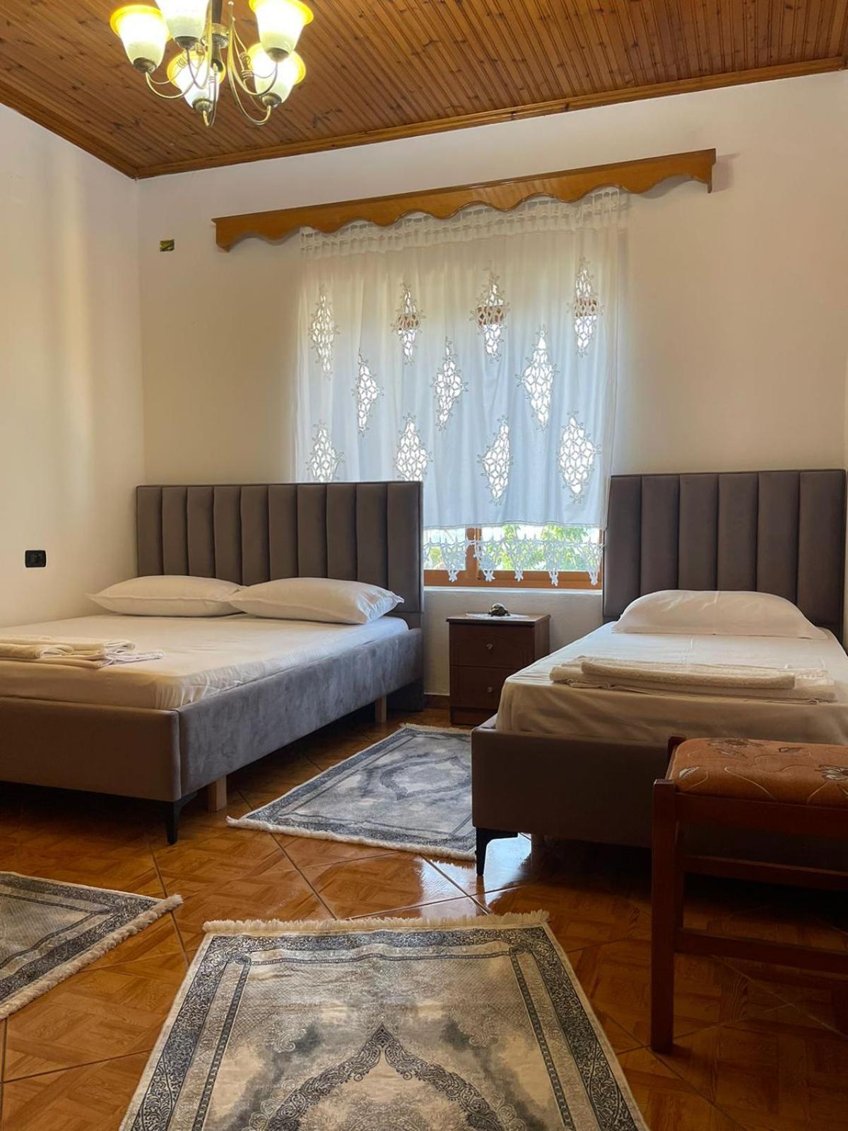 Guest House Lengo Gjirokastër Esterno foto