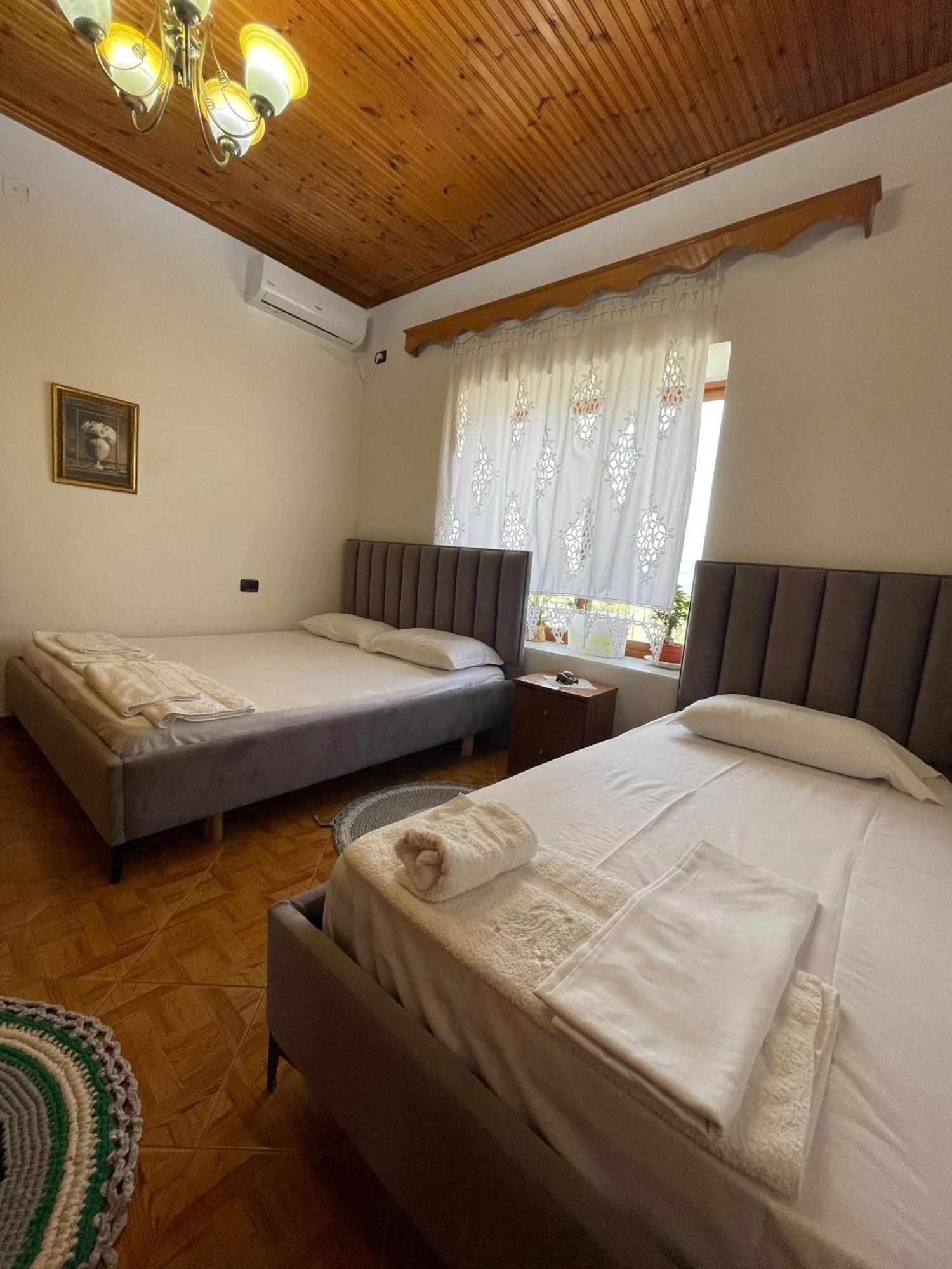Guest House Lengo Gjirokastër Esterno foto