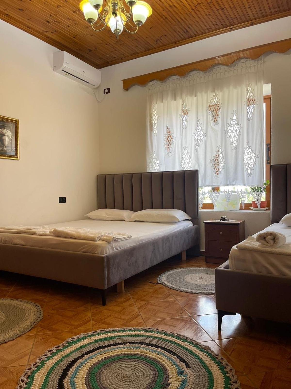 Guest House Lengo Gjirokastër Esterno foto