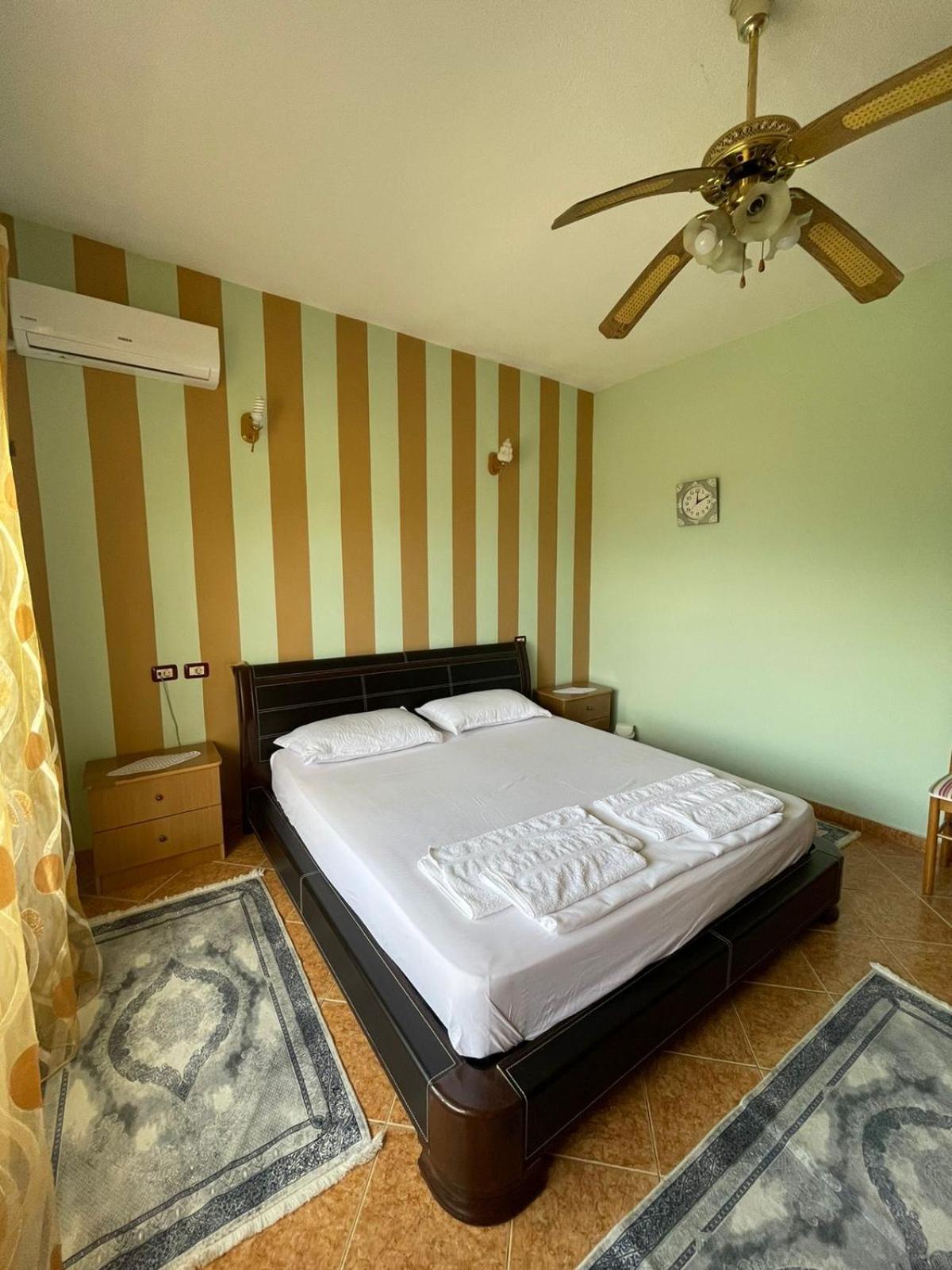 Guest House Lengo Gjirokastër Esterno foto
