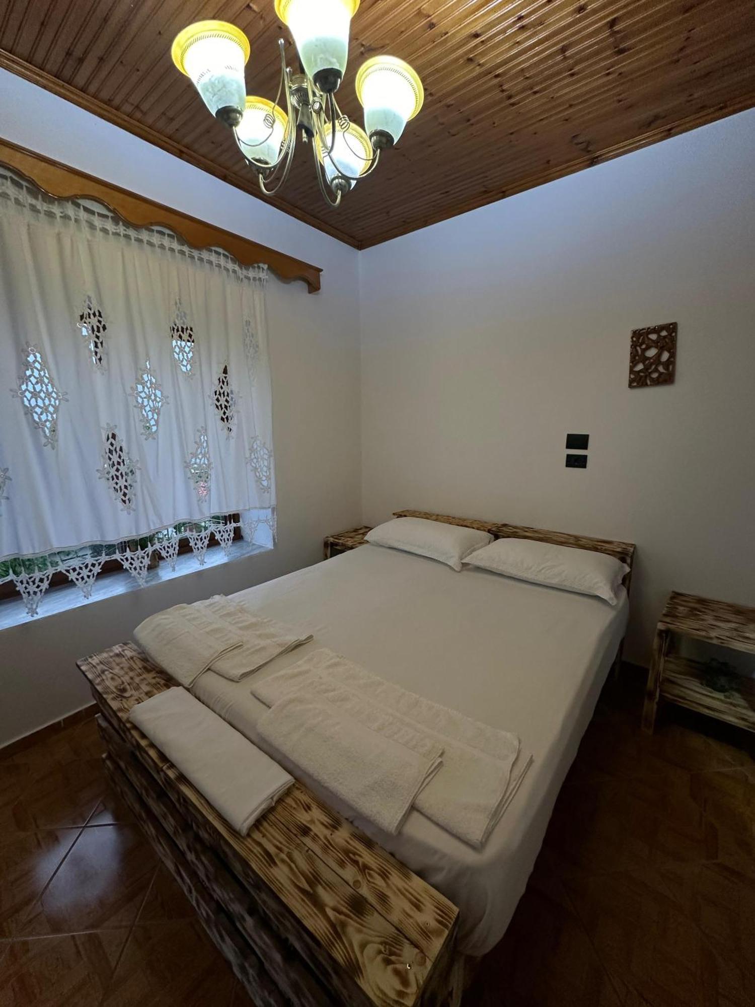 Guest House Lengo Gjirokastër Esterno foto