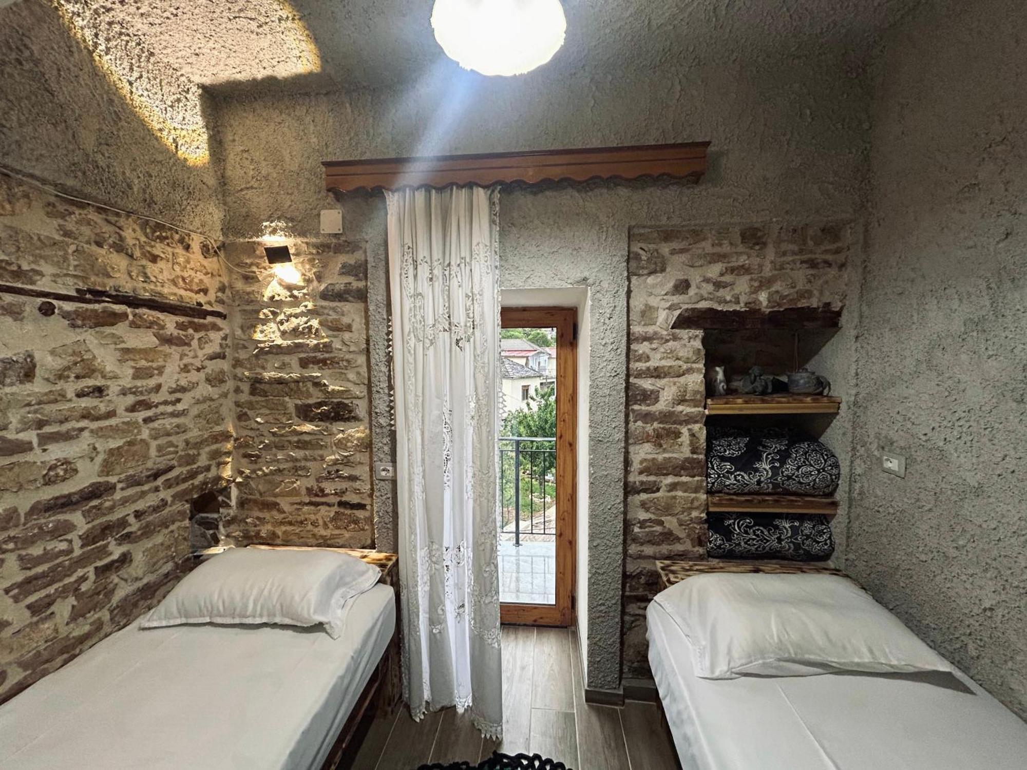 Guest House Lengo Gjirokastër Esterno foto